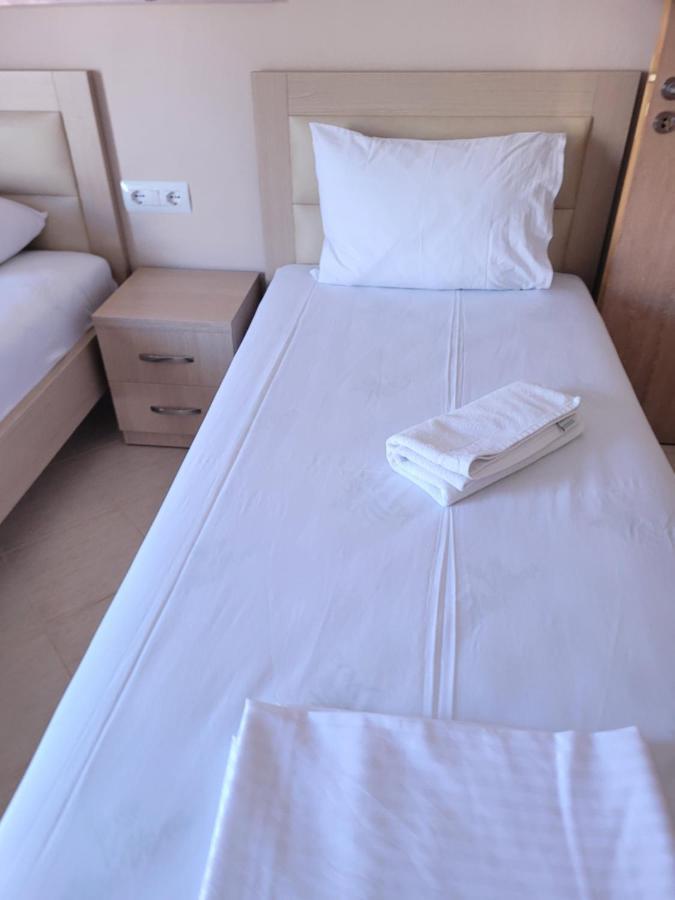 Marina Apartment Sarande Luaran gambar